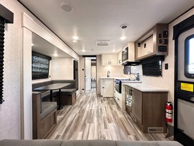 2025 Jayco Jay Flight SLX — photo 21 view