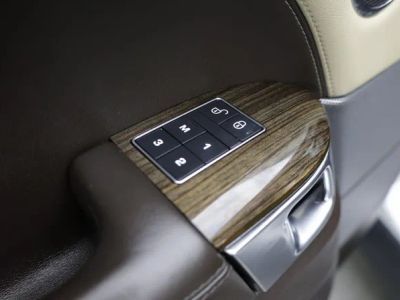 2020 Land Rover Range Rover Sport — photo 13 view