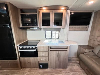 2023 Grand Design IMAGINE XLS - Photo 7