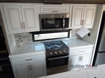 2025 Keystone Montana - Photo 11