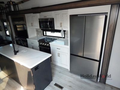2025 Keystone Montana - Photo 9