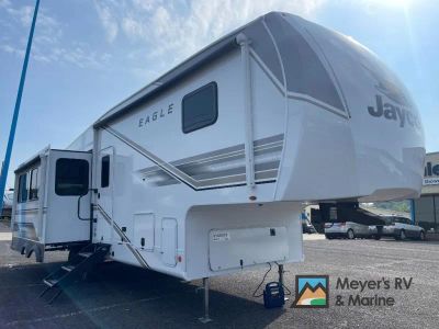 2027 Jayco Eagle SLE 30RLT — front three-quarter view