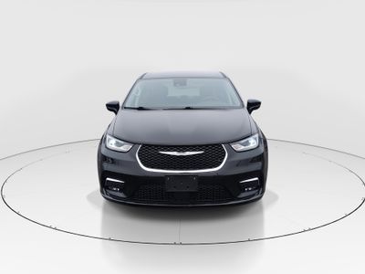 2024 Chrysler Pacifica — side profile view
