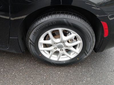 2024 Chrysler Pacifica — photo 10 view