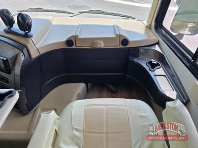 2018 Precept 33U — photo 15 view