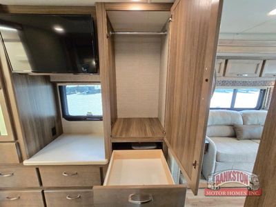 2018 Precept 33U — photo 34 view