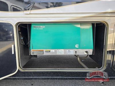 2018 Precept 33U — photo 9 view