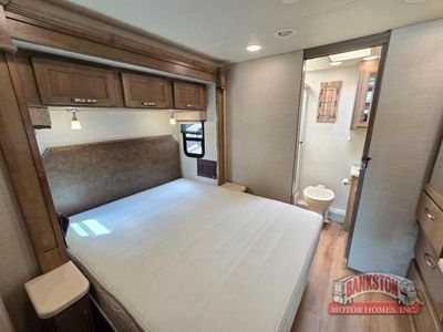 2018 Precept 33U — photo 31 view