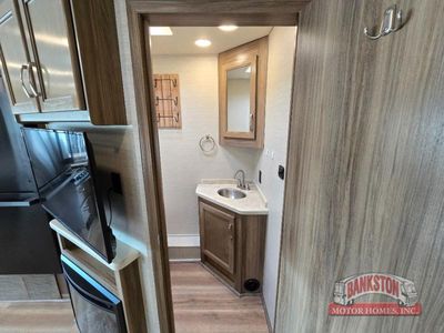 2018 Precept 33U — photo 28 view