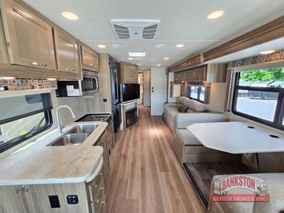 2018 Precept 33U — photo 25 view