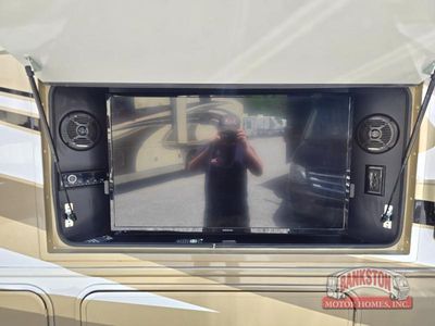 2018 Precept 33U — interior view