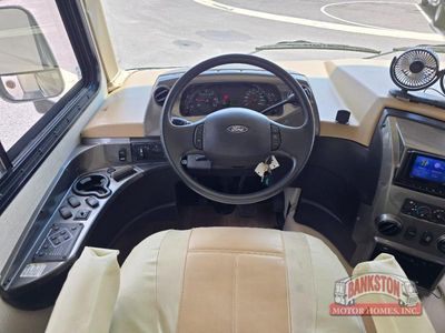 2018 Precept 33U — photo 13 view