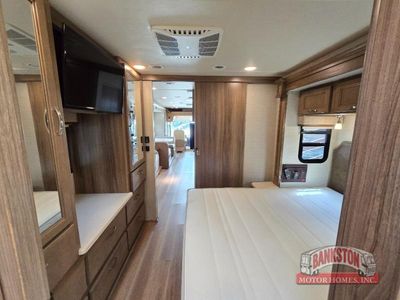 2018 Precept 33U — photo 41 view