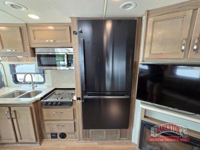 2018 Precept 33U — photo 21 view