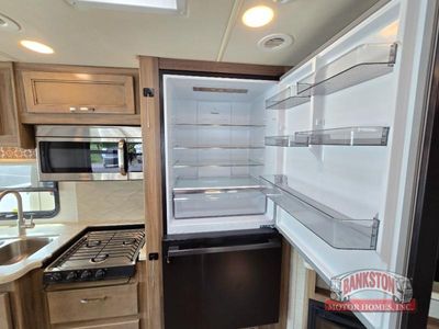 2018 Precept 33U — photo 22 view