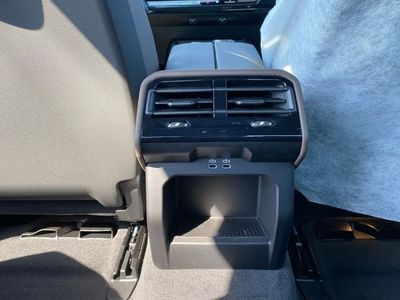 2026 BMW 5 Series - Photo 8