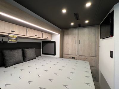 2026 Grand Design LINEAGE SERIES F - Photo 13
