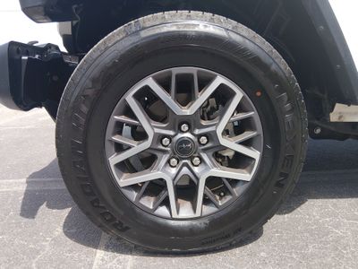 2024 Jeep Wrangler — photo 10 view