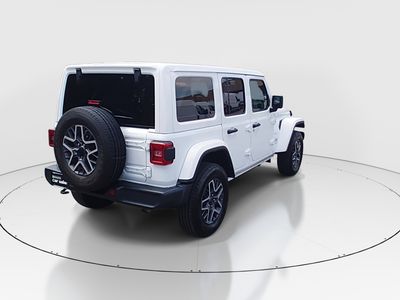 2024 Jeep Wrangler — photo 7 view
