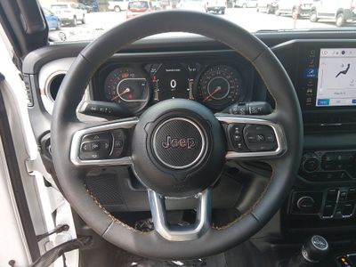 2024 Jeep Wrangler — photo 12 view