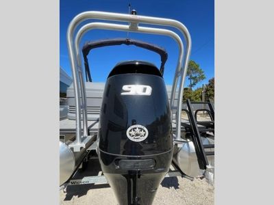 2026 Starcraft Marine GX Series 22R DH — engine compartment view