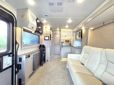 2025 Winnebago VIEW - Photo 5