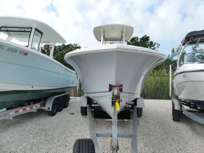2019 Sailfish 241 CC — side profile view