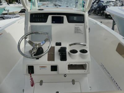 2019 Sailfish 241 CC — photo 9 view