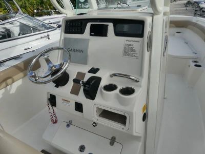 2019 Sailfish 241 CC — photo 8 view