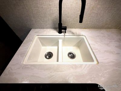 2025 Jayco Jay Flight SLX — photo 13 view