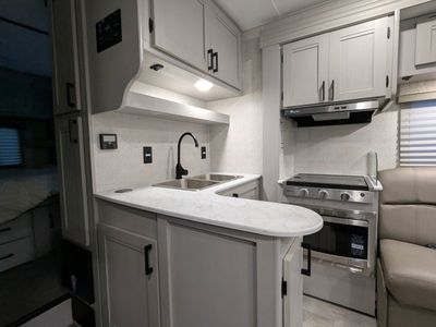 2025 Coachmen Leprechaun 260QB - Ford — photo 32 view