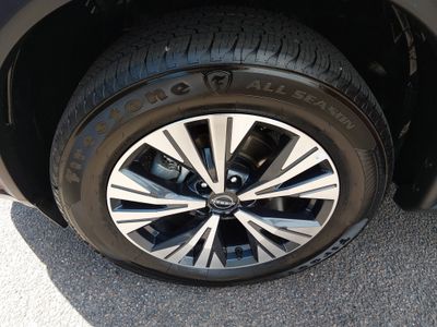2023 Nissan Rogue — photo 10 view