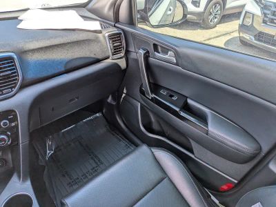 2021 Kia Sportage — photo 18 view