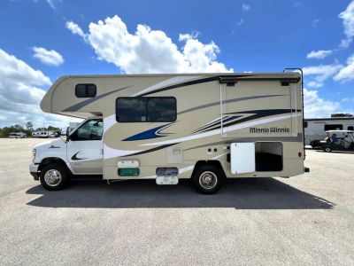 2025 Winnebago MINNIE WINNIE — photo 26 view