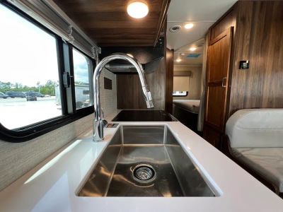 2025 Winnebago MINNIE WINNIE — photo 11 view
