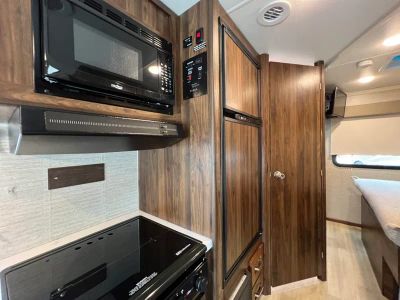 2025 Winnebago MINNIE WINNIE — photo 12 view