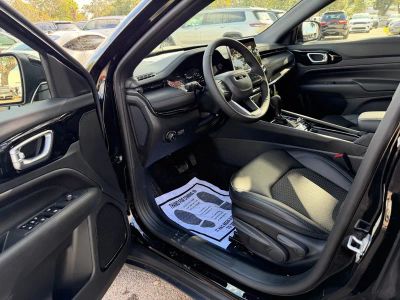 2026 Jeep Compass — photo 14 view
