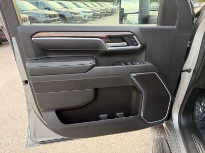 2025 Chevrolet Silverado 2500HD — photo 18 view
