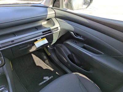 2026 Hyundai TUCSON HYBRID — photo 17 view
