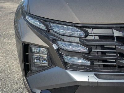 2026 Hyundai TUCSON HYBRID — photo 10 view
