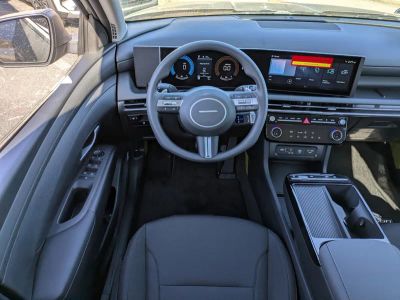 2026 Hyundai TUCSON HYBRID — photo 16 view