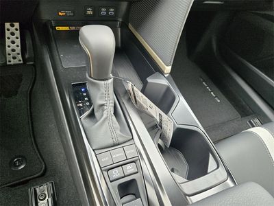2026 Toyota Camry - Photo 14