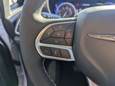 2026 Chrysler Pacifica — photo 18 view