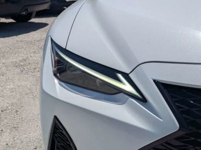 2024 Lexus IS — photo 9 view