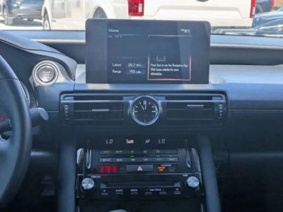 2024 Lexus IS — photo 16 view