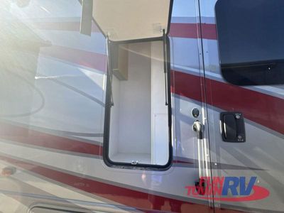 2025 Winnebago Vista - Photo 8
