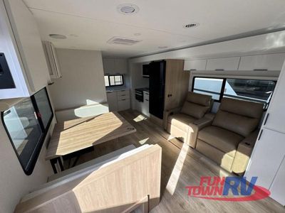 2026 Winnebago Thrive - Photo 17