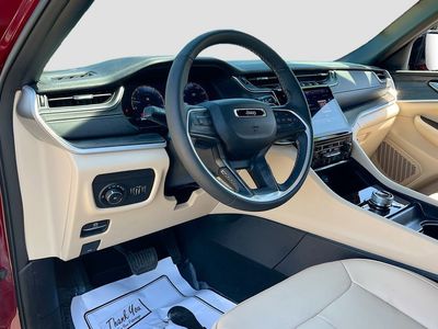 2025 Jeep Grand Cherokee L — photo 9 view