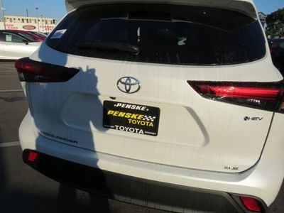 2026 Toyota Highlander Hybrid - Photo 12