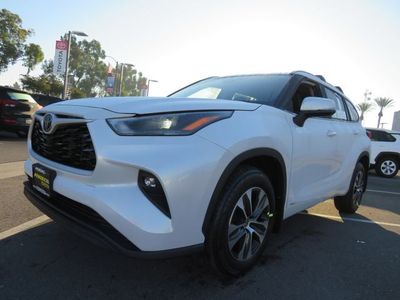 2026 Toyota Highlander Hybrid - Photo 3